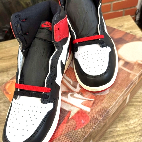 Nike Men's Sneakers with Red Soles - Picture 6 of 10